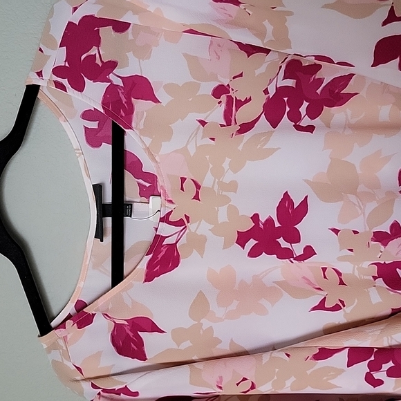 Lane Bryant Feminine Classy Short Sleeve Floral Tie Front Blouse Top NWT 34/36 - Picture 3 of 13